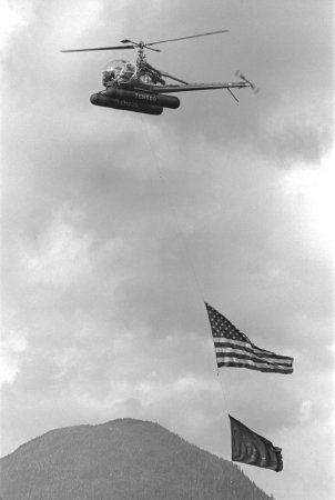 TEMSCO Helicopter flying the United States and Alaska flag