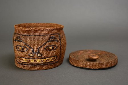 Cedar basket with lid