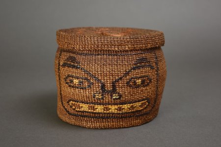 Cedar basket with lid