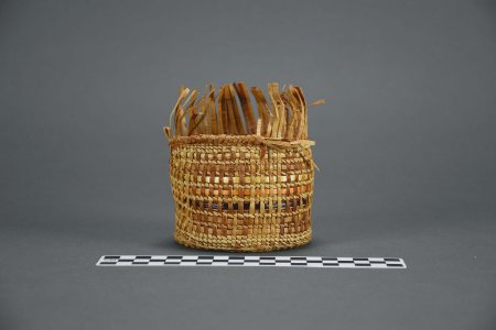 Basket with CM ruler