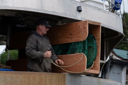 Matt Peavey Demonstrates Releasing a Slinky Pot