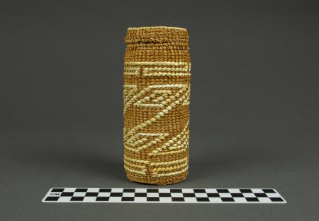 Basket with CM ruler