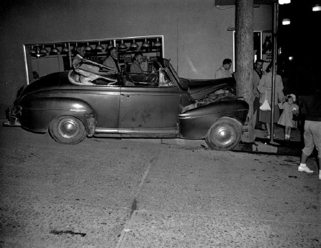 Traffic accident Grant and Front Streets, 1954