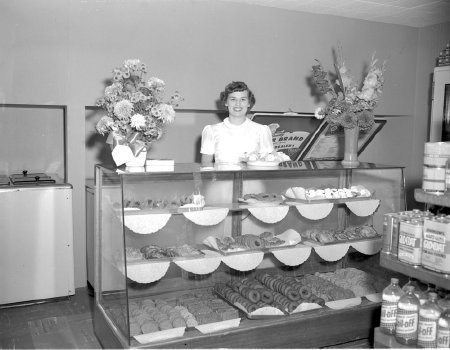 Barron's Confectionary, 1953