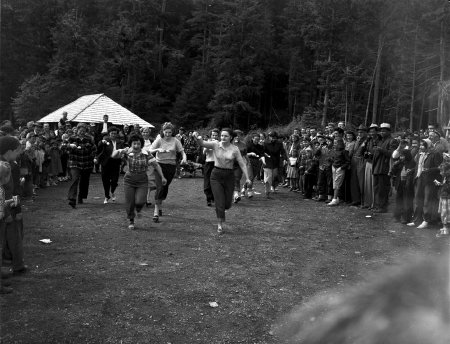 Egg race at Ward Lake, 1953